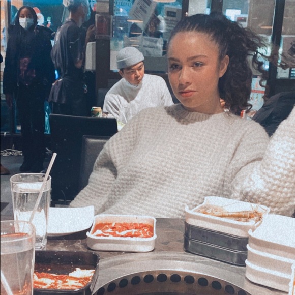 Meet your Posher, Maria - Picture 3 of 3